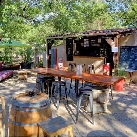 Au D'esparron Avec Terrasse - Api-1-52-578 *